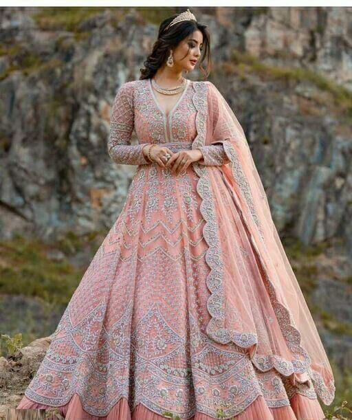 Pretty Ravishing Women Gowns
