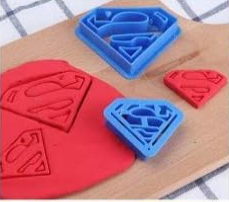 2Pc Superman Fondant Cookie Cutter