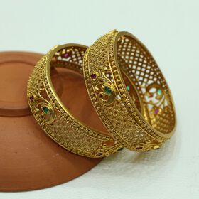 BANGLES