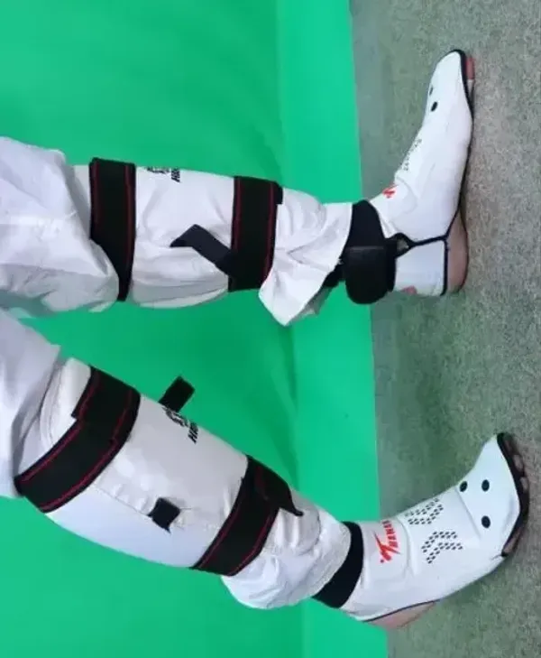 Taekwondo Shin Guard (Molded)