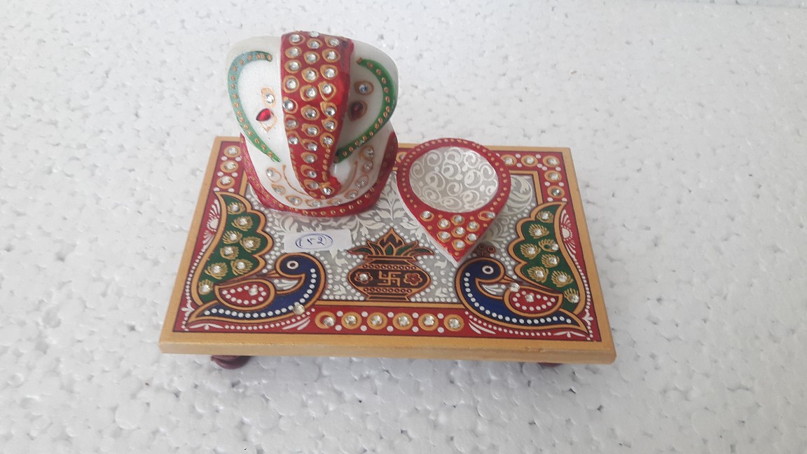Silverzz Handicraft Marble Ganesh N Deep On Chowki with Peacock design